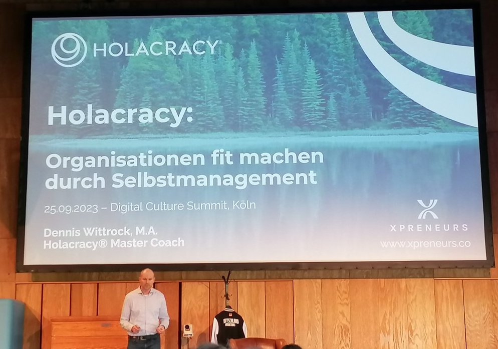 Vortrag zum Thema Holacracy von Dennis Wittrock